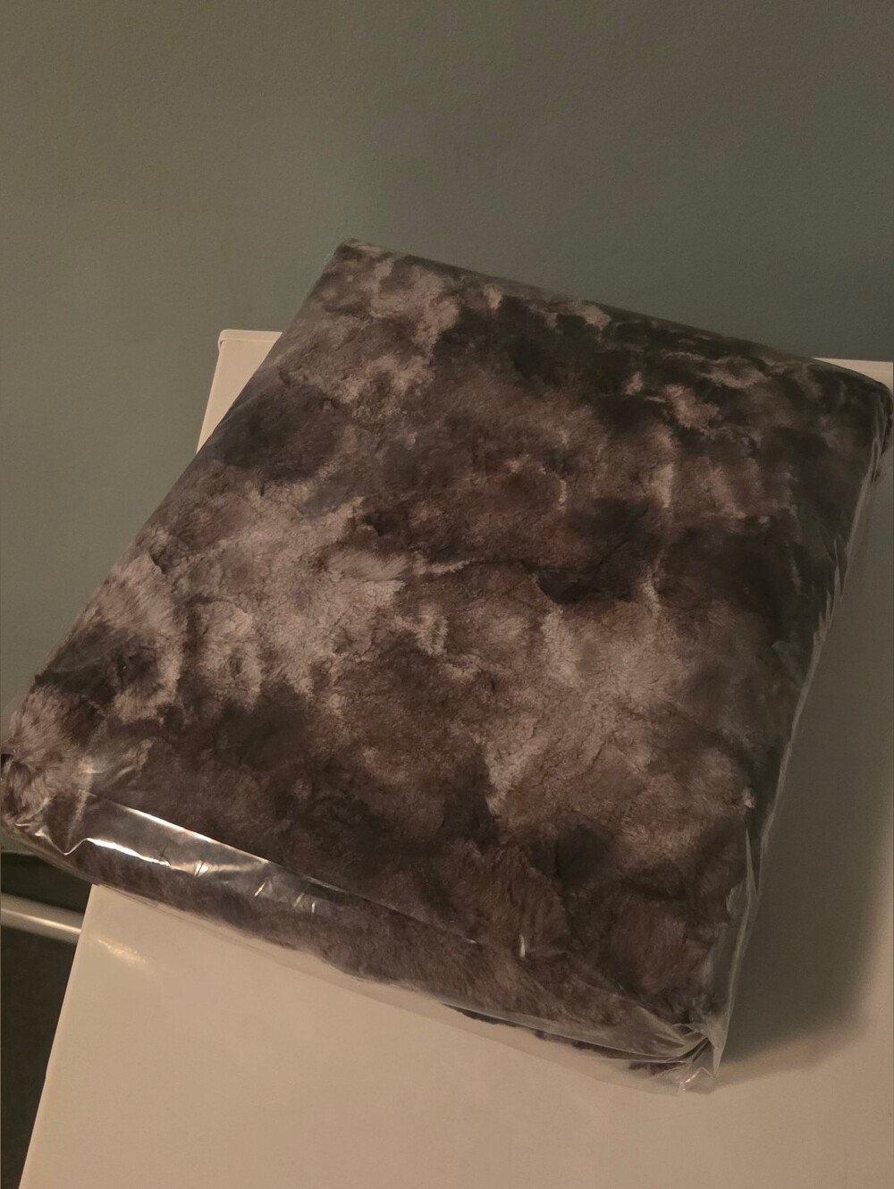 Plush Faux Fur Throw Blanket - Charcoal Gray Mix